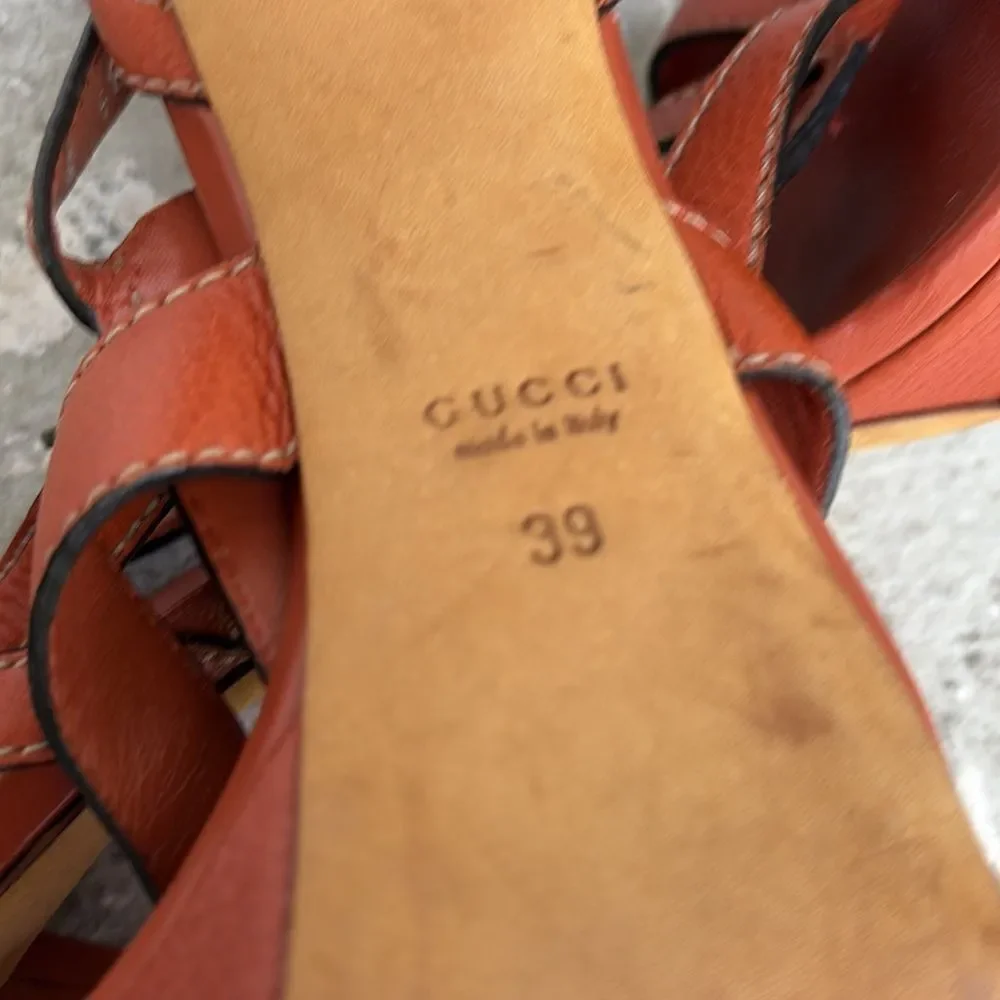 Gucci horse fit platform sandals